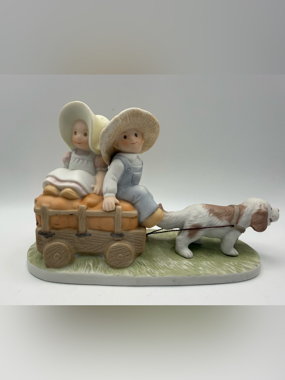 Homco Circle of Friends by Masterpiece Fallโs Bounty